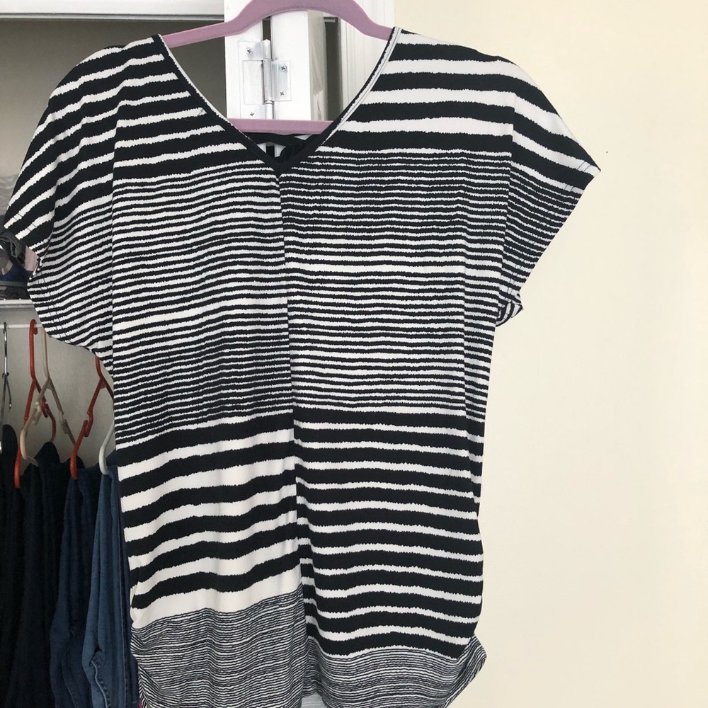 Cute black and white top